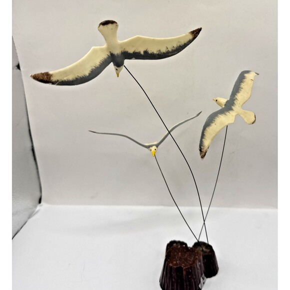 3 Seagulls in Flight Mod Kinetic Art Sculpture Lucite  Base - Picture 2 of 9